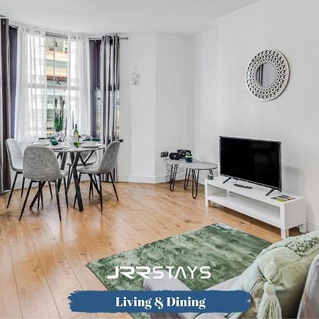 Cardiff Stylish 2 Bedroom Sleeps 6 Wi-Fi - Jrr Stays エクステリア 写真