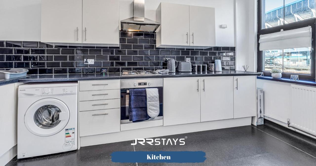 Cardiff Stylish 2 Bedroom Sleeps 6 Wi-Fi - Jrr Stays エクステリア 写真